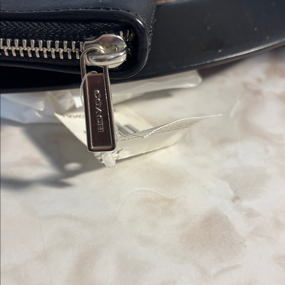 Coach vintage men’s black leather tie case perfect for the dapper dad - Picture 12 of 12